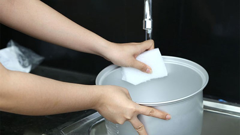 Vệ sinh nồi sau khi sử dụng