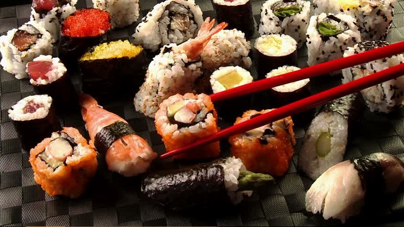 Maki (Sushi cuộn) để được bao l&acirc;u?