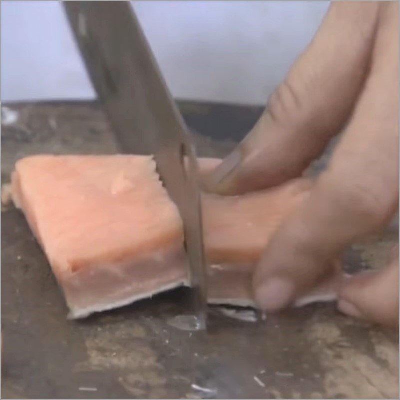 Bước 1 Sơ chế nguyên liệu Cá hồi sốt dầu hào