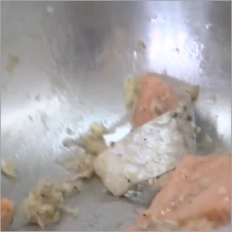 Bước 2 Ướp cá Cá hồi sốt dầu hào