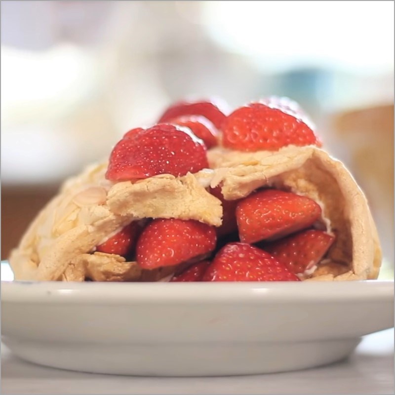 Bước 6 Thành phẩm Bánh strawberry meringue phô mai