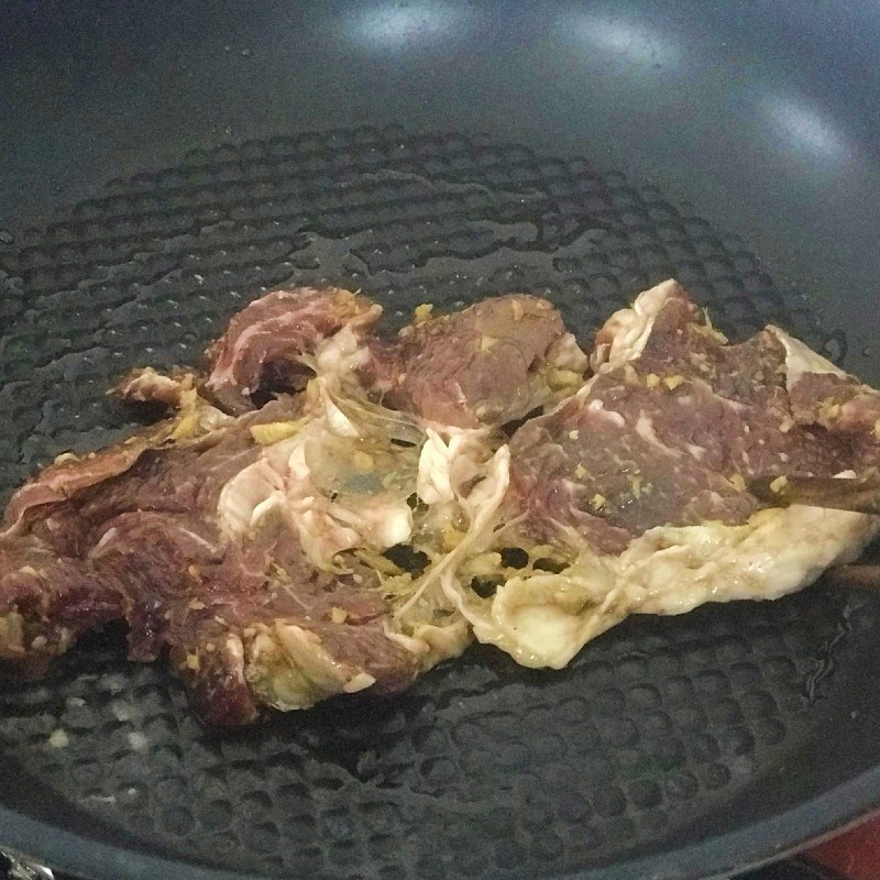 Bước 3 Áp chảo thịt thăn bò Thịt thăn bò áp chảo