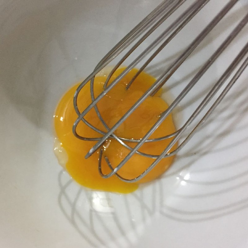 Bước 1 Đánh trứng Trứng bồng bềnh