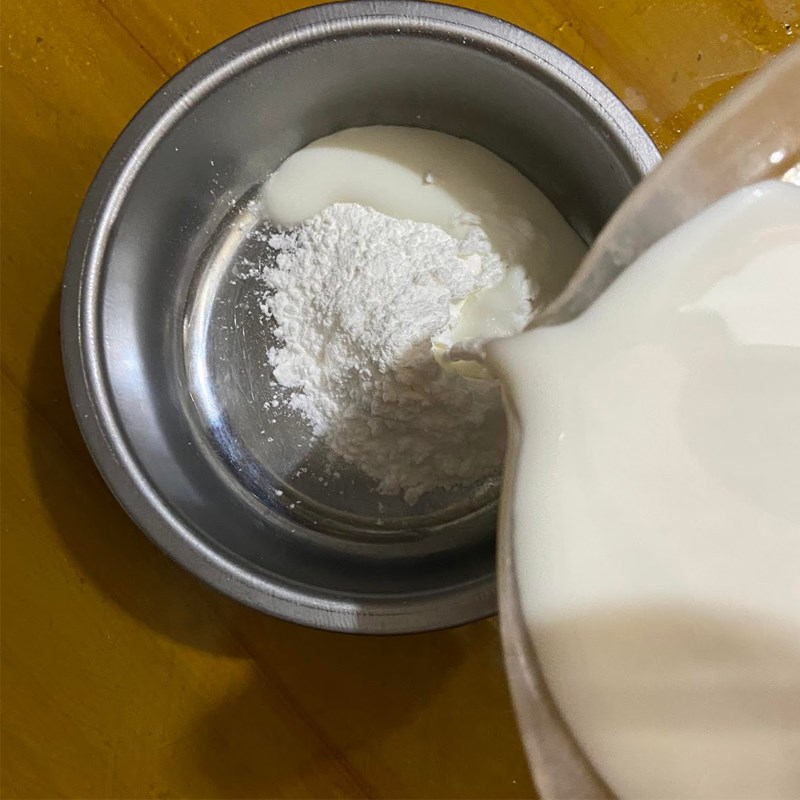 Bước 1 Đun hỗn hợp sữa Kem tươi từ sữa tươi
