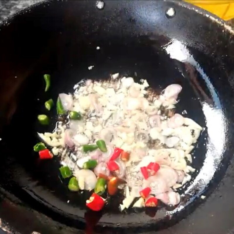 Bước 2 Làm củ cải khô xào chay Củ cải khô xào chay