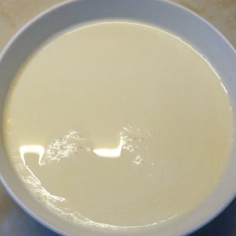 Bước 2 Làm hỗn hợp sữa chua trứng gà Sữa chua trứng gà bằng nồi chiên không dầu