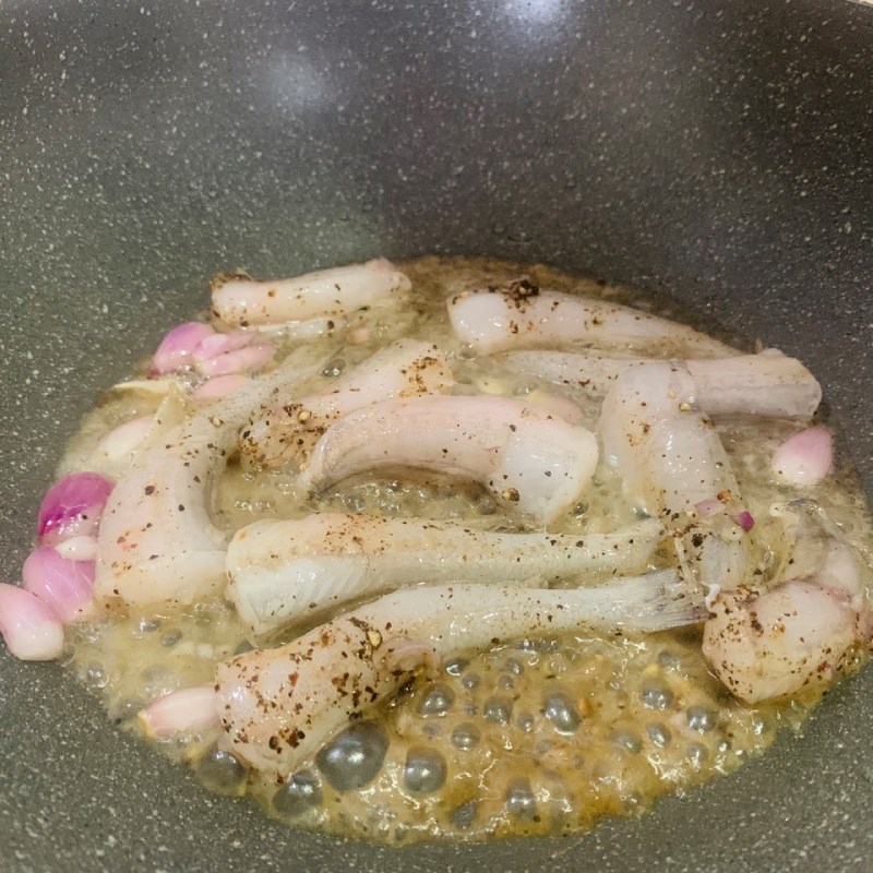 Bước 3 Nấu canh cá khoai cải cúc Canh cá khoai cải cúc
