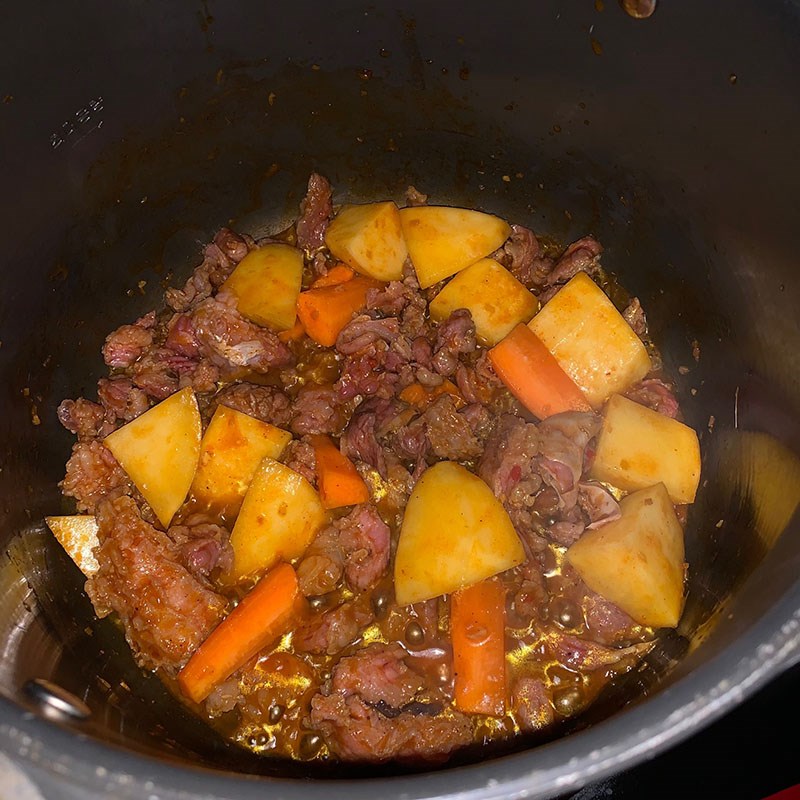 Bước 2 Nấu thịt bò kho khoai tây cà rốt Bò kho khoai tây cà rốt