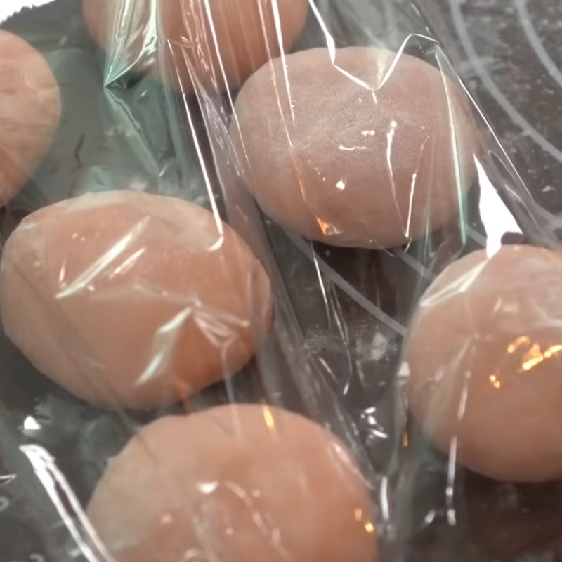 Bước 4 Nhồi vỏ bánh Bánh gạo nếp Hàn Quốc nhân kem sữa chua dâu tây bằng lò vi sóng