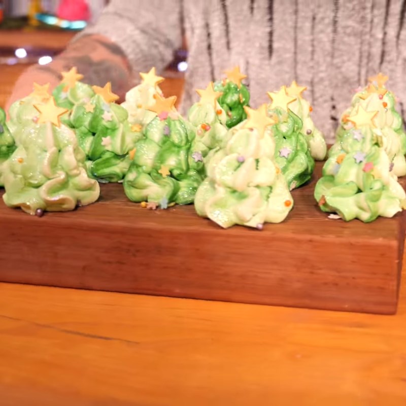 Bước 3 Nướng bánh Swiss meringue hình cây thông noel