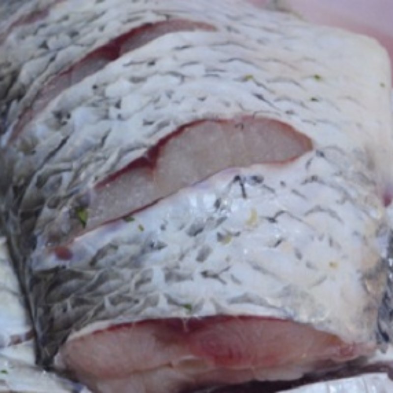 Bước 1 Sơ chế cá trắm Cá trắm kho sả