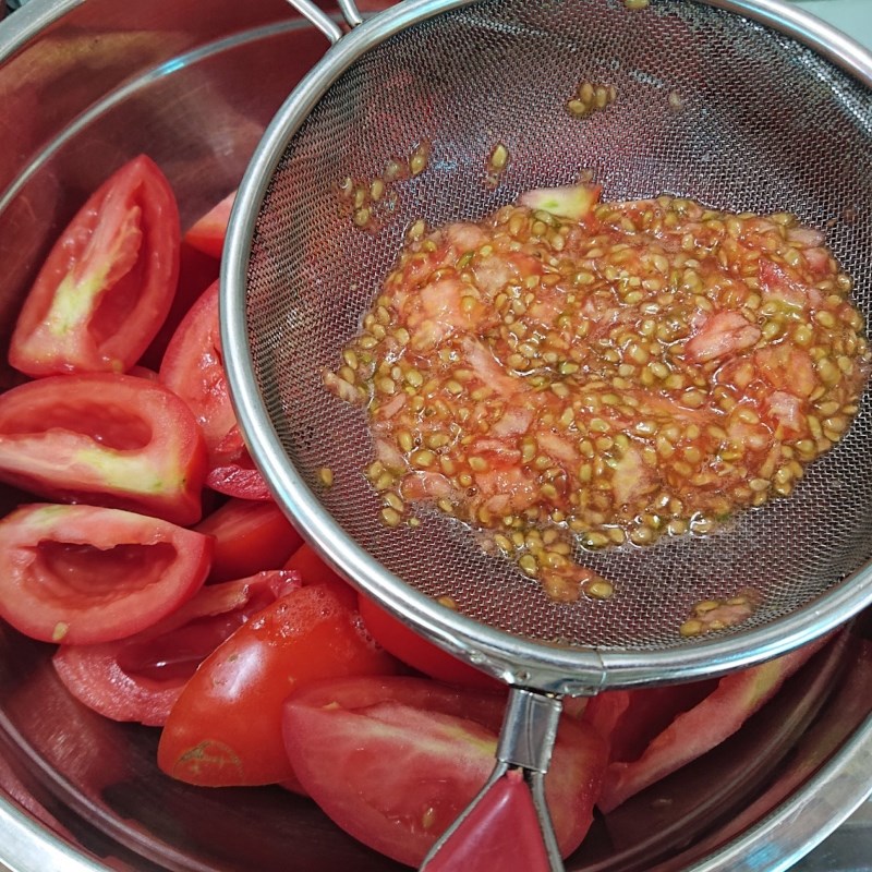 Bước 1 Sơ chế các nguyên liệu Cá nục kho cà chua bằng nồi áp suất (Công thức được chia sẻ từ người dùng)