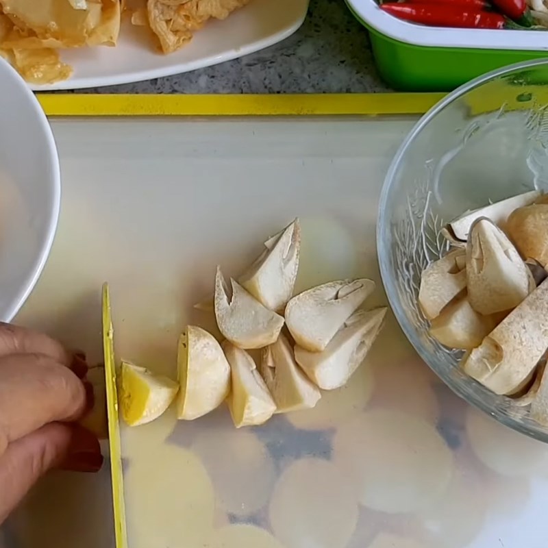 Bước 1 Sơ chế các nguyên liệu Cháo bầu