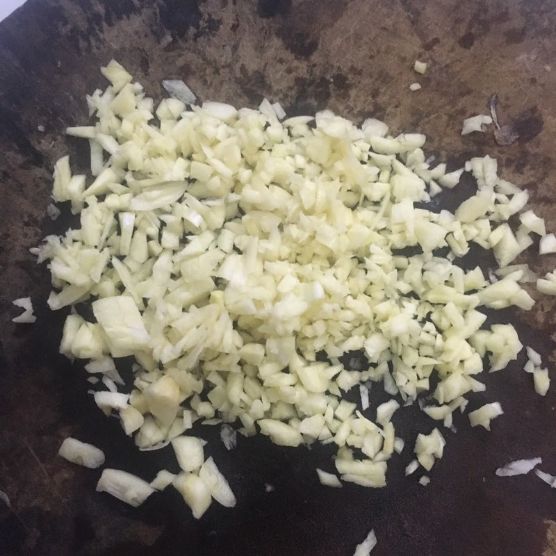 Bước 1 Sơ chế nguyên liệu Cánh gà chiên bơ tỏi bằng nồi chiên không dầu