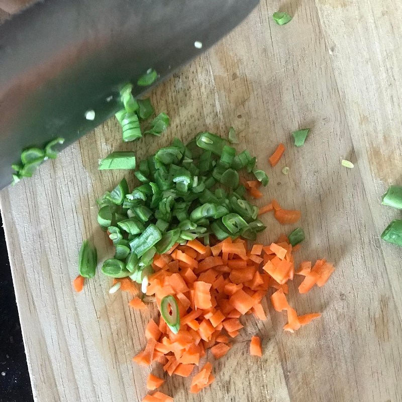 Bước 1 Sơ chế nguyên liệu Thịt viên rau củ sốt cà chua