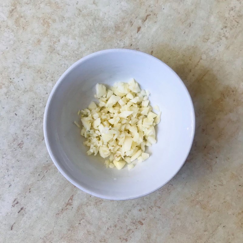 Bước 1 Sơ chế nguyên liệu Su hào xào tỏi