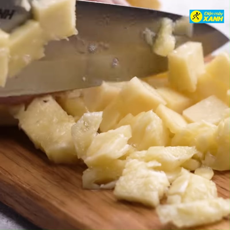 Bước 1 Sơ chế và xào dứa Nước mắm chay