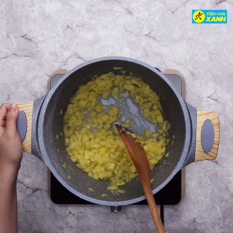 Bước 1 Sơ chế và xào dứa Nước mắm chay