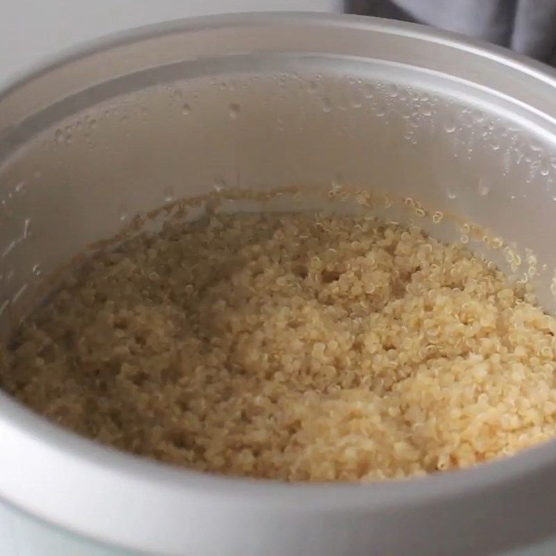 Bước 3 Thành phẩm Quinoa (diêm mạch) nấu bằng nồi cơm điện