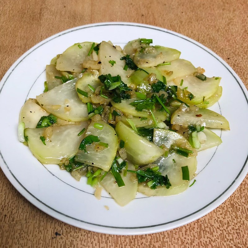 Bước 3 Thành phẩm Su hào xào tỏi