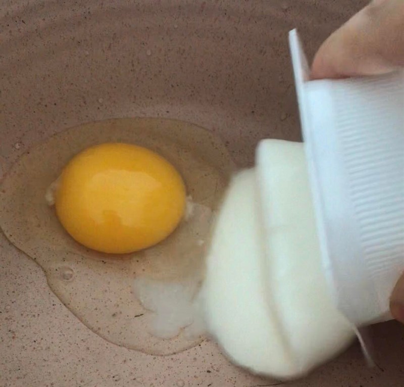 Bước 1 Trộn hỗn hợp bánh trứng sữa chua Bánh trứng sữa chua