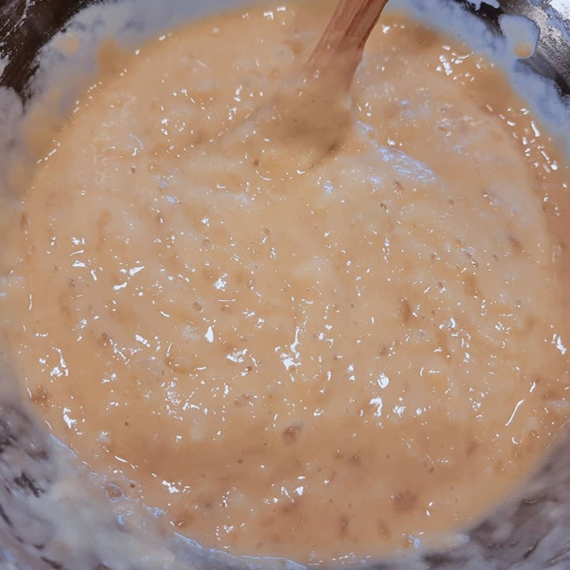 Bước 2 Trộn hỗn hợp chuối với bột Bông lan chuối bơ bằng lò nướng