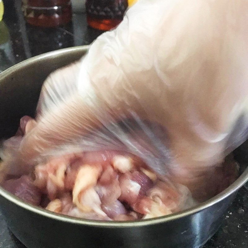 Bước 2 Ướp gia vị Thịt cuộn rau củ nướng