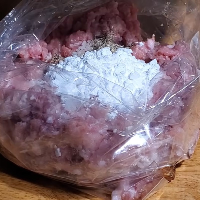 Bước 2 Ướp thịt Xôi trân châu xanh tím