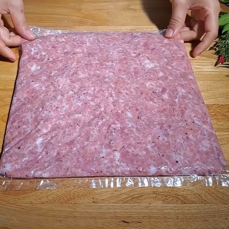 Bước 2 Ướp thịt Xôi trân châu xanh tím