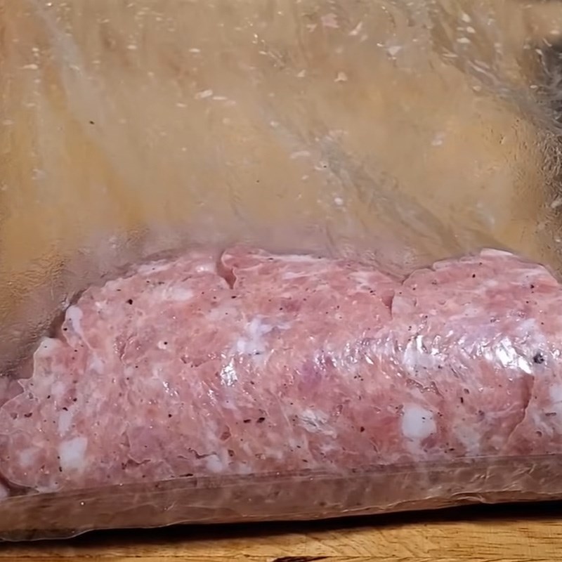 Bước 2 Ướp thịt Xôi trân châu xanh tím