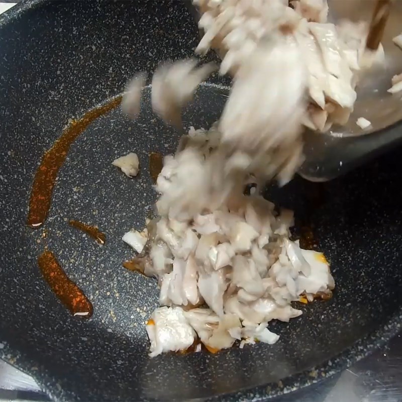 Bước 3 Xào cá Ruốc cá trắm đen