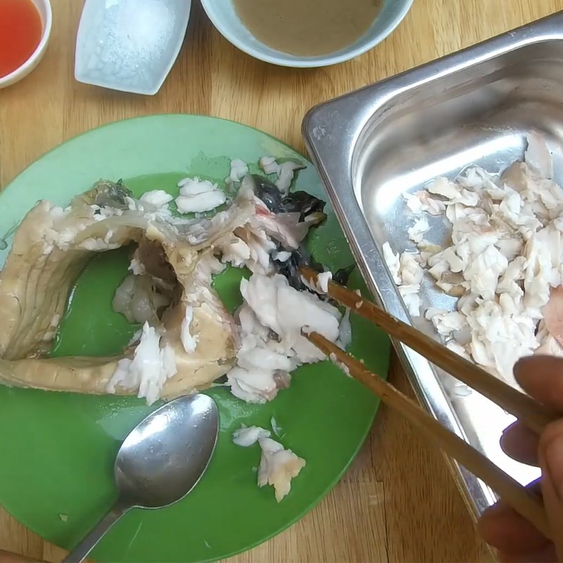 Bước 3 Xào cá Ruốc cá trắm đen