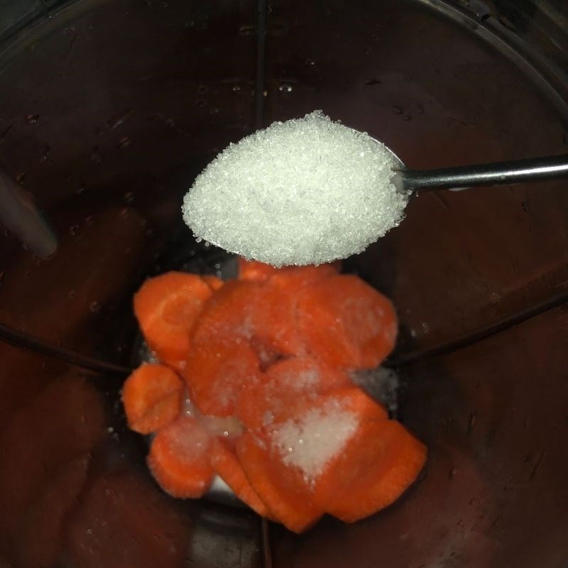 Bước 2 Xay sinh tố cà rốt Sinh tố cà rốt