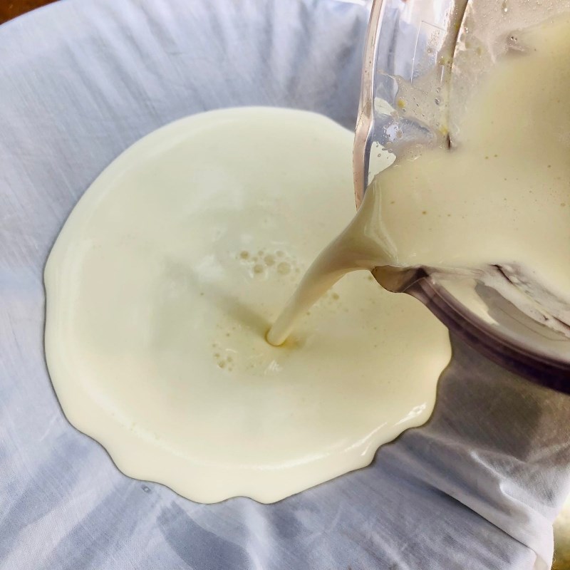 Bước 2 Xay và vắt nước đậu Đậu váng (tàu hũ ky)