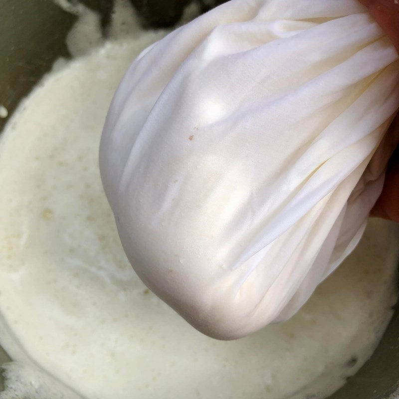 Bước 2 Xay và vắt nước đậu Đậu váng (tàu hũ ky)