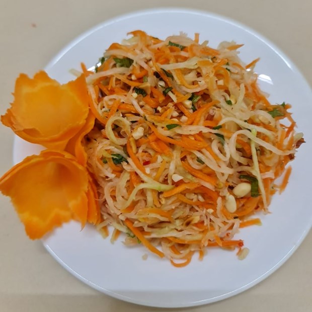 Hướng dẫn chi tiết cách làm món nộm su hào cà rốt chay chua giòn thanh mát