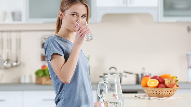 Uống nước trước khi ăn