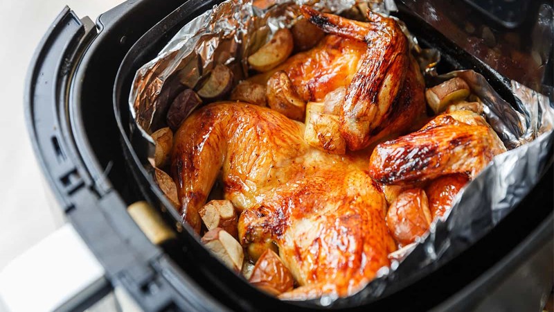 Bọc lớp giấy bạc qu&aacute; d&agrave;y hoặc qu&aacute; chặt v&agrave;o g&agrave;