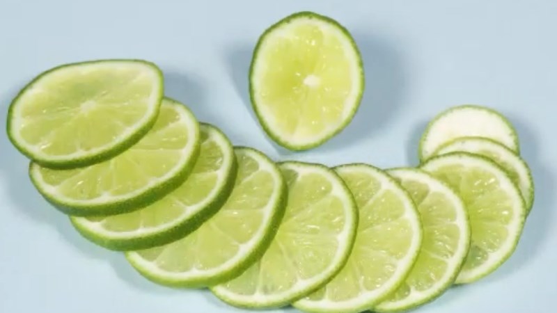 Cắt l&aacute;t chanh