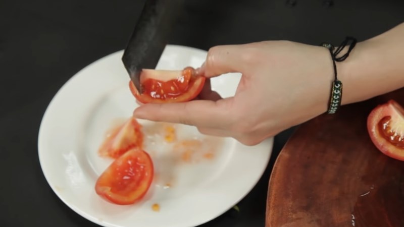 Cắt cà chua hạt lựu siêu nhanh bỏ hạt