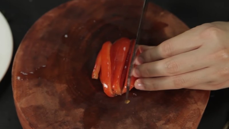 Cắt cà chua hạt lựu siêu nhanh bỏ hạt