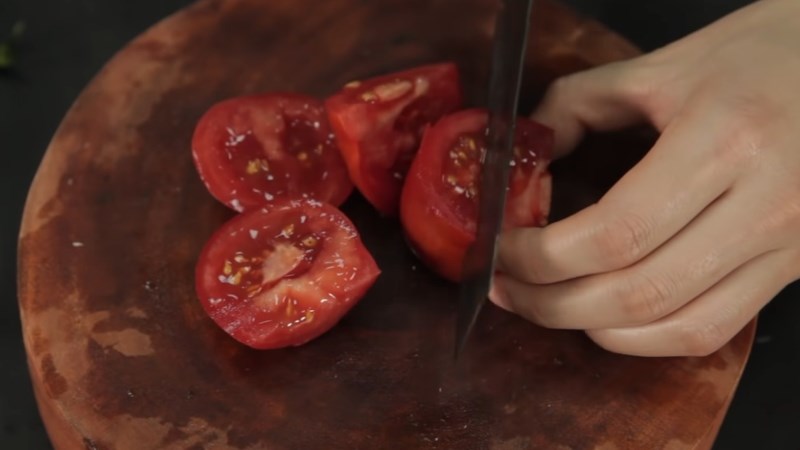 Cắt sợi cà chua đơn giản