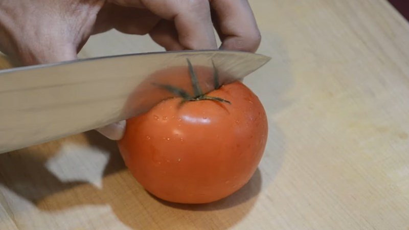 Cắt cà chua múi cau nhanh nhất
