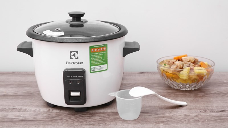 Nồi cơm nắp rời Electrolux
