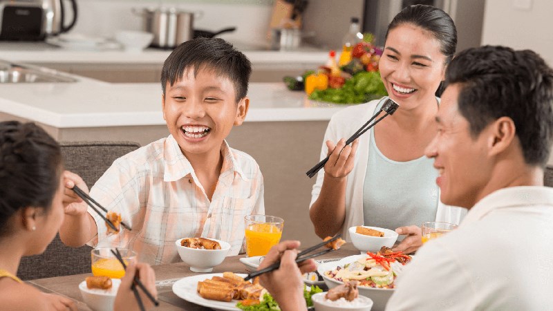 Kh&ocirc;ng n&ecirc;n bỏ bữa