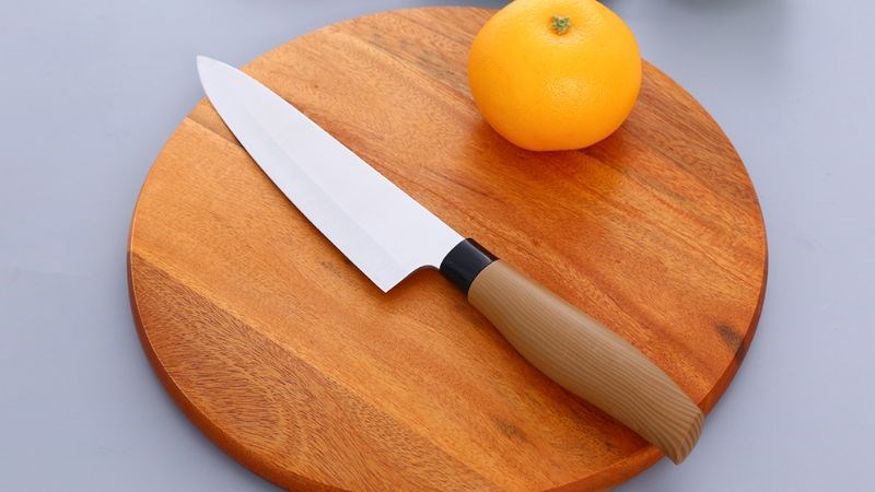 Thay mới thớt gỗ khi cần thiết