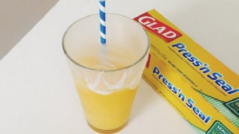 G&uacute;p chiếc cốc kh&ocirc;ng bị tr&agrave;n nước