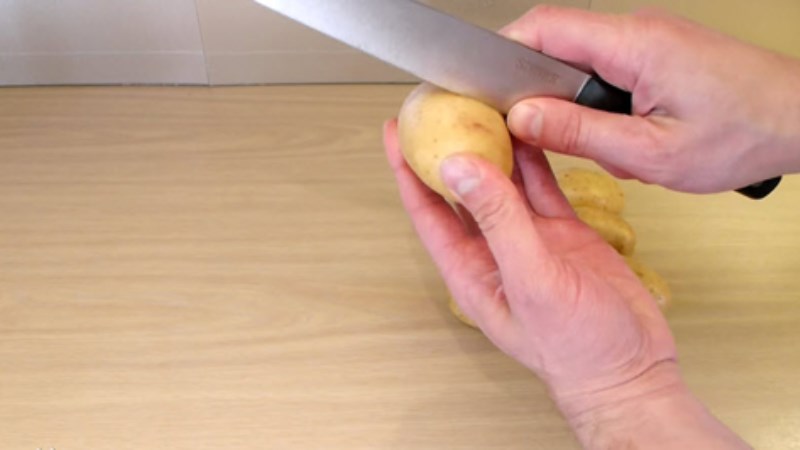 2 Cách gọt khoai tây nhanh trong tích tắc không cần gọt vỏ
