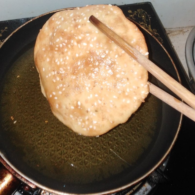 Bước 4 Chiên bánh tiêu sữa Bánh tiêu sữa
