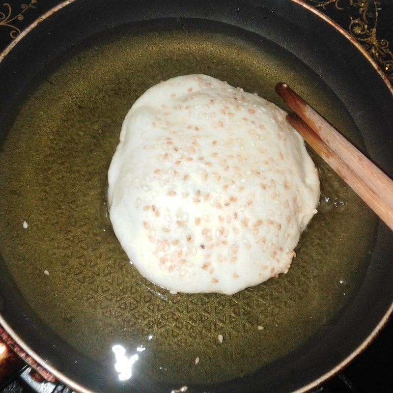 Bước 4 Chiên bánh tiêu sữa Bánh tiêu sữa